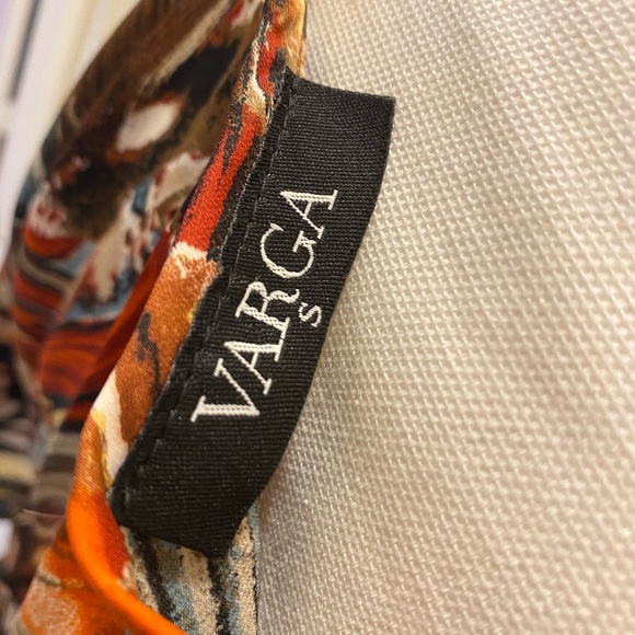 Gorgeous Mini Dress with beautiful print - Picture 6 of 6